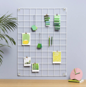 grid metalic de perete